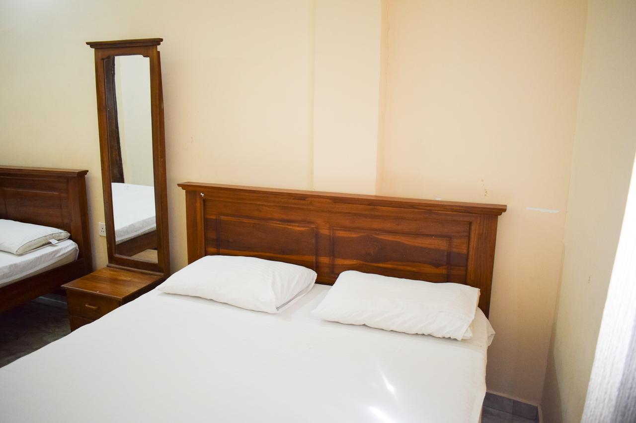 Yoho Adhikarana Mawatha Hotel Коломбо Екстериор снимка